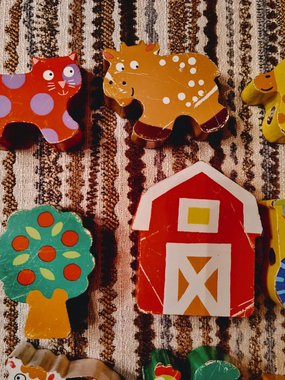 Wooden Farm Shapes Lacing Blocks 15 Pieces Barn Animals Tree Tractor